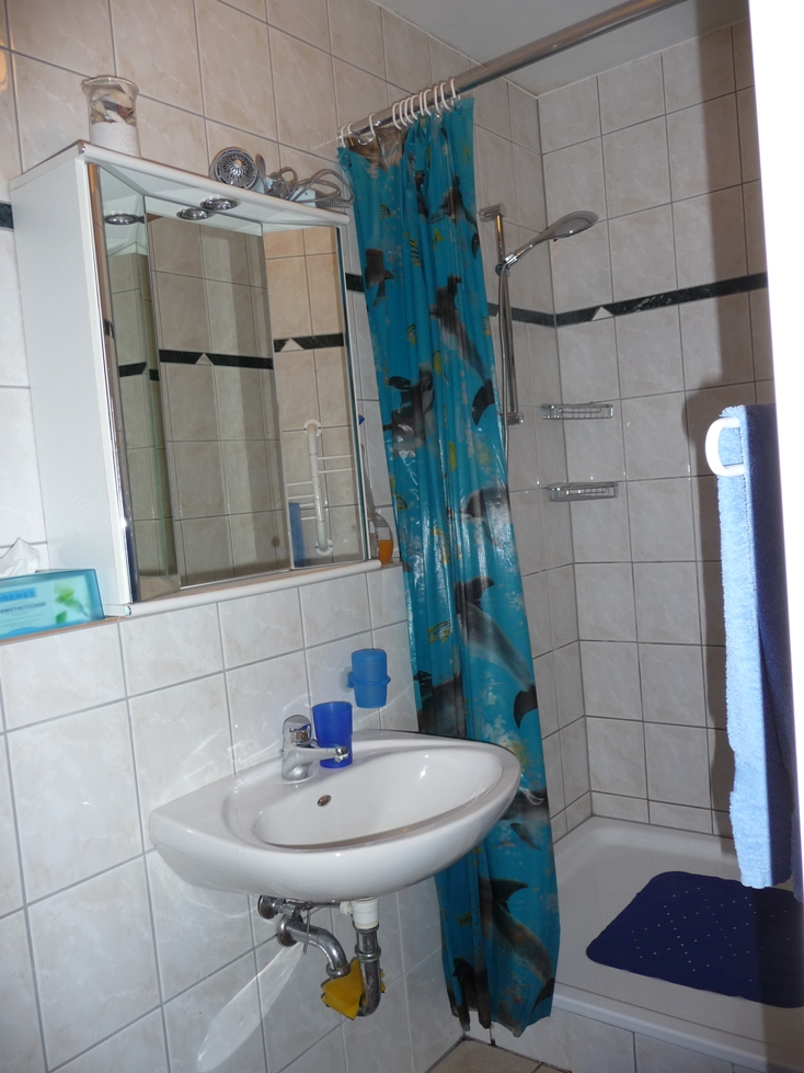 Bad mit groer Dusche